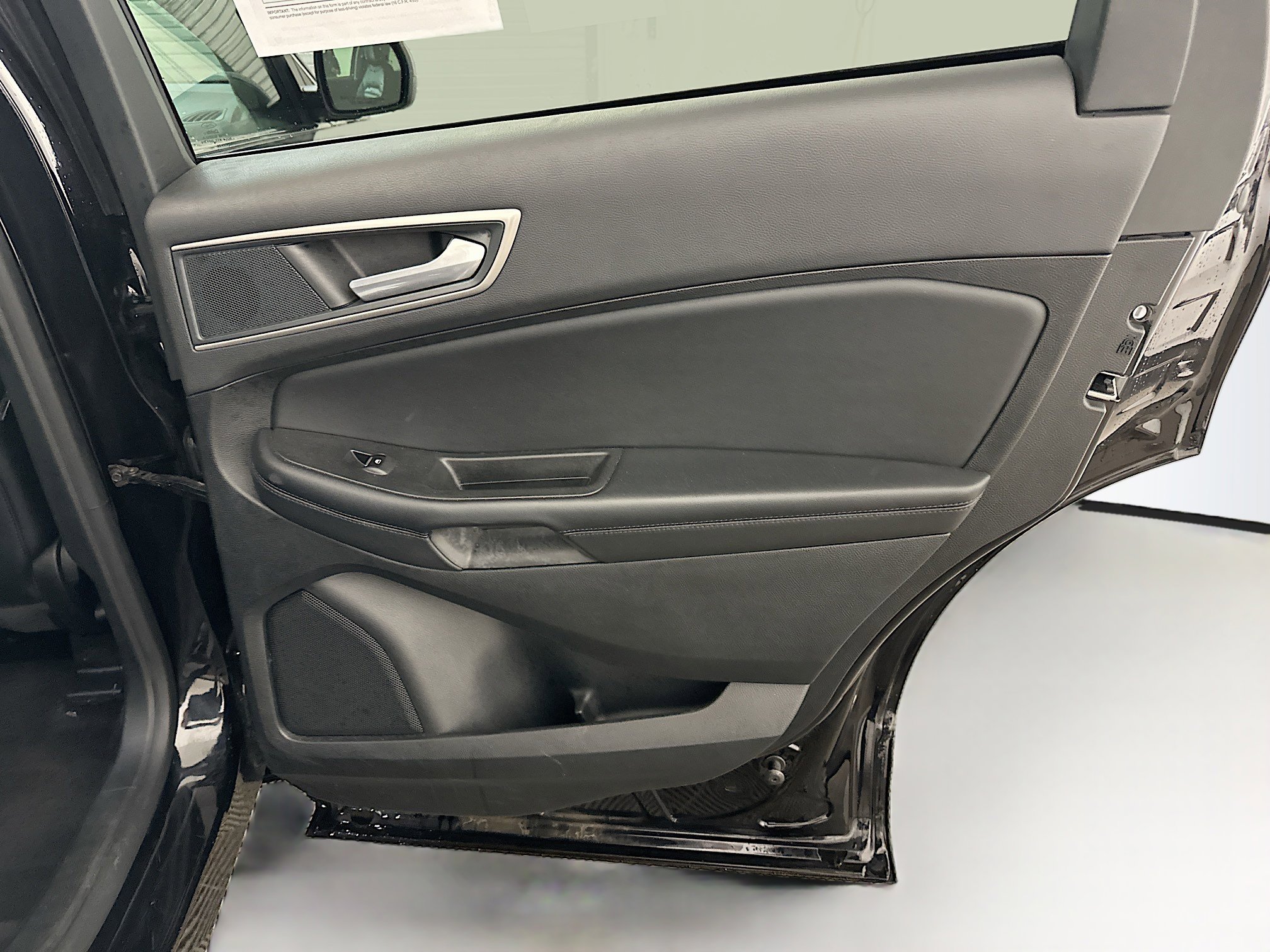 Used 2024 Ford Edge SEL image 30