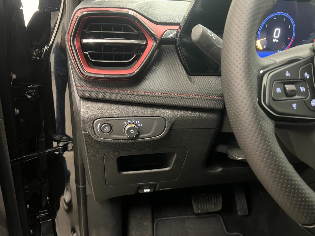 New 2026 Chevrolet TrailBlazer RS w/ Driver Confidence Package FWD image 33