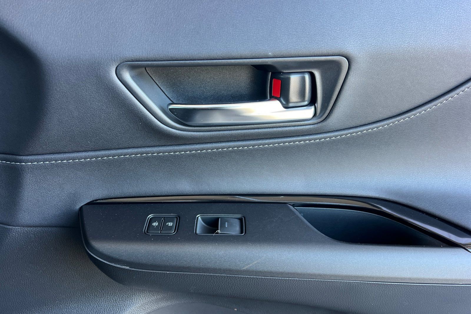 Certified 2024 Toyota Venza LE image 21