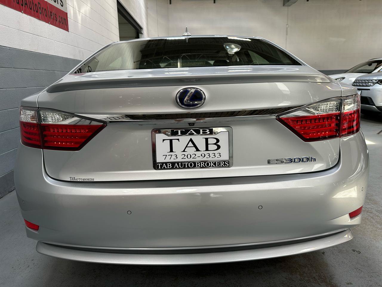 Used 2013 Lexus ES 300h w/ Luxury Pkg FWD image 4