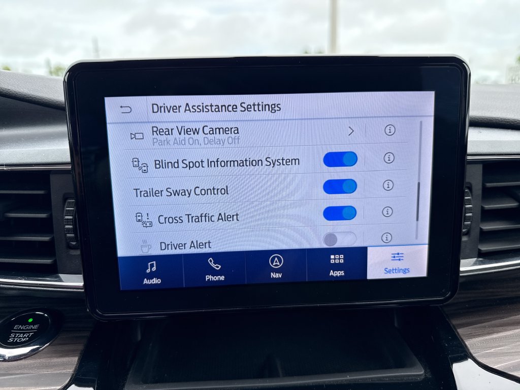 Used 2021 Ford Explorer Limited w/ Hybrid Equipment Group 310A AWD/4WD image 16