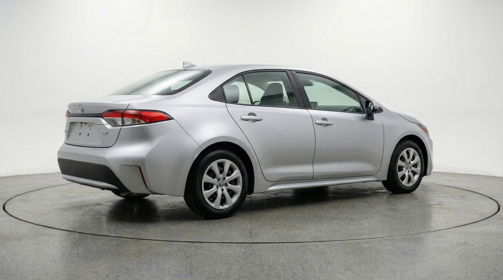 Used 2025 Toyota Corolla LE FWD image 9