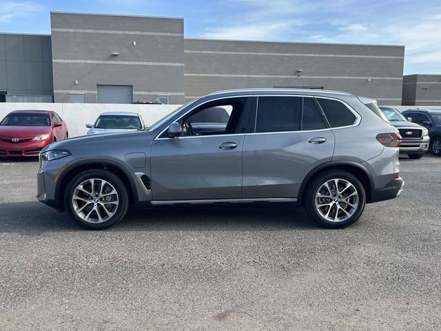 New 2026 BMW X5 xDrive50e w/ Climate Comfort Package AWD/4WD image 9