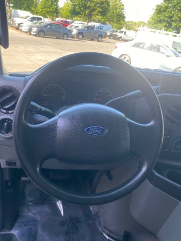 Used 2014 Ford E-150 and Econoline 150 RWD image 13