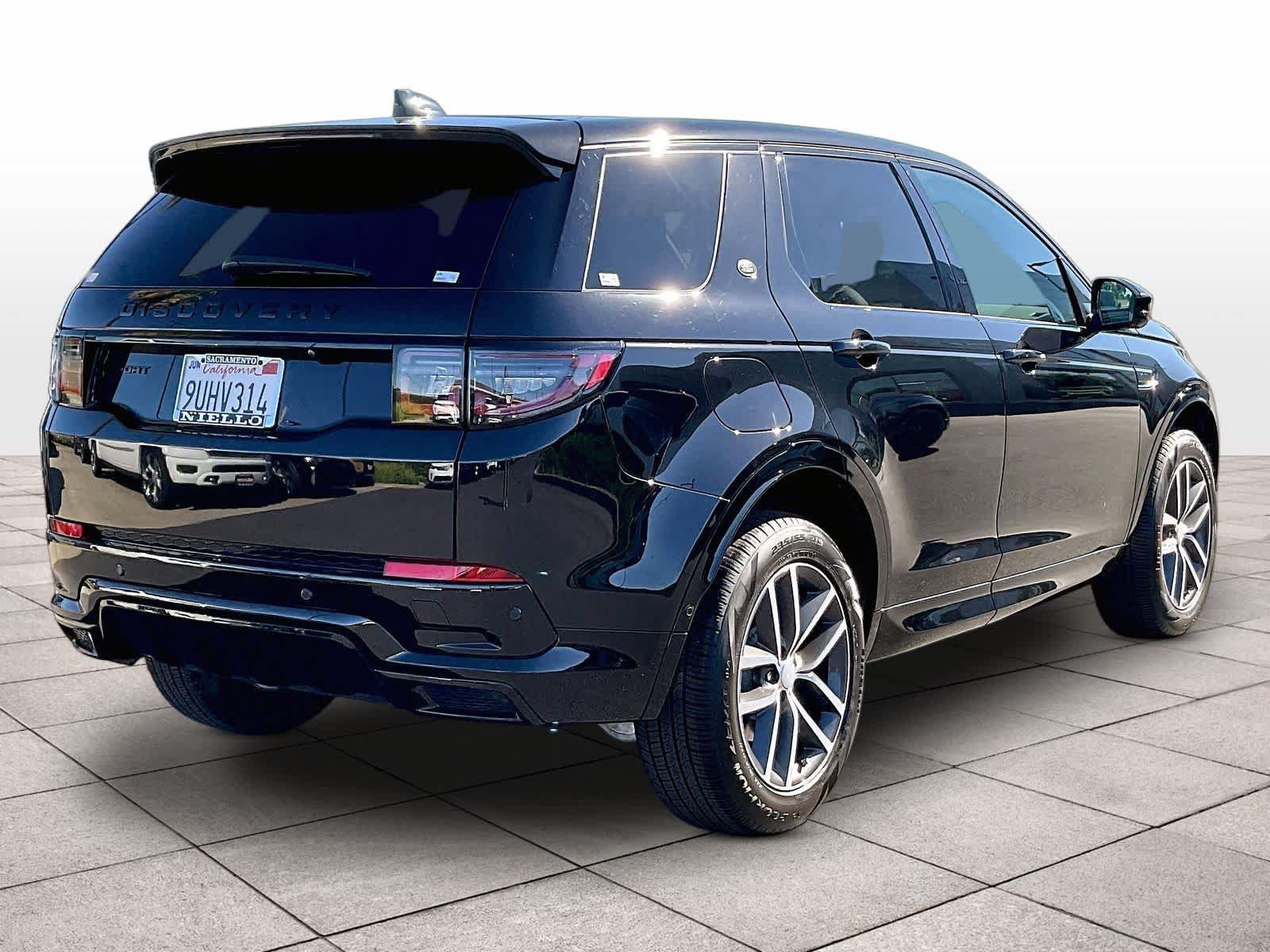 Used 2025 Land Rover Discovery Sport Dynamic SE AWD/4WD image 15