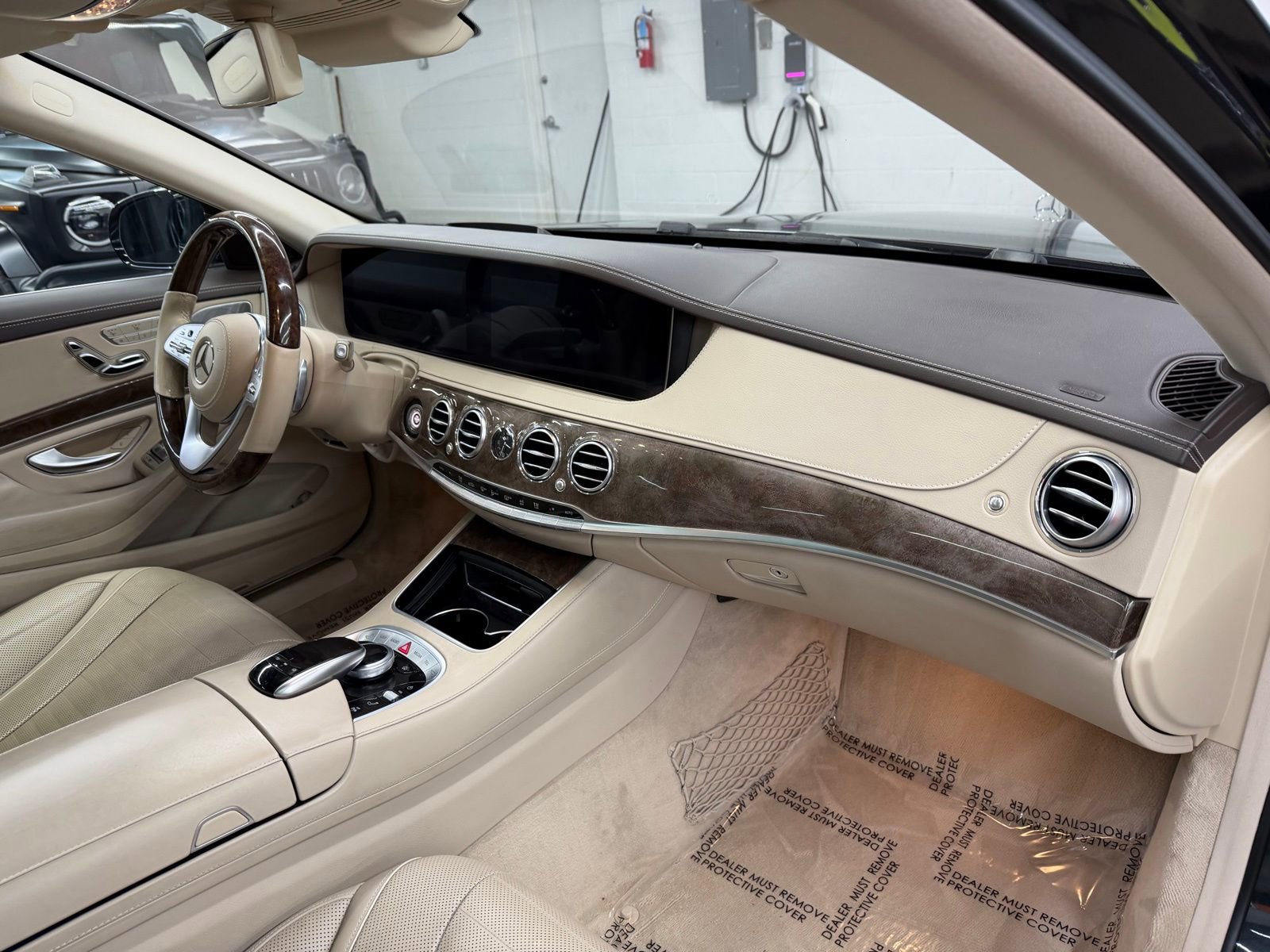 Used 2019 Mercedes-Benz S 560 Sedan image 18
