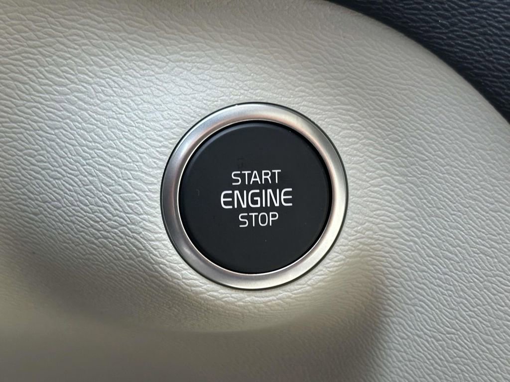 New 2026 Volvo XC40 B4 Plus w/ Protection Package Premier image 7