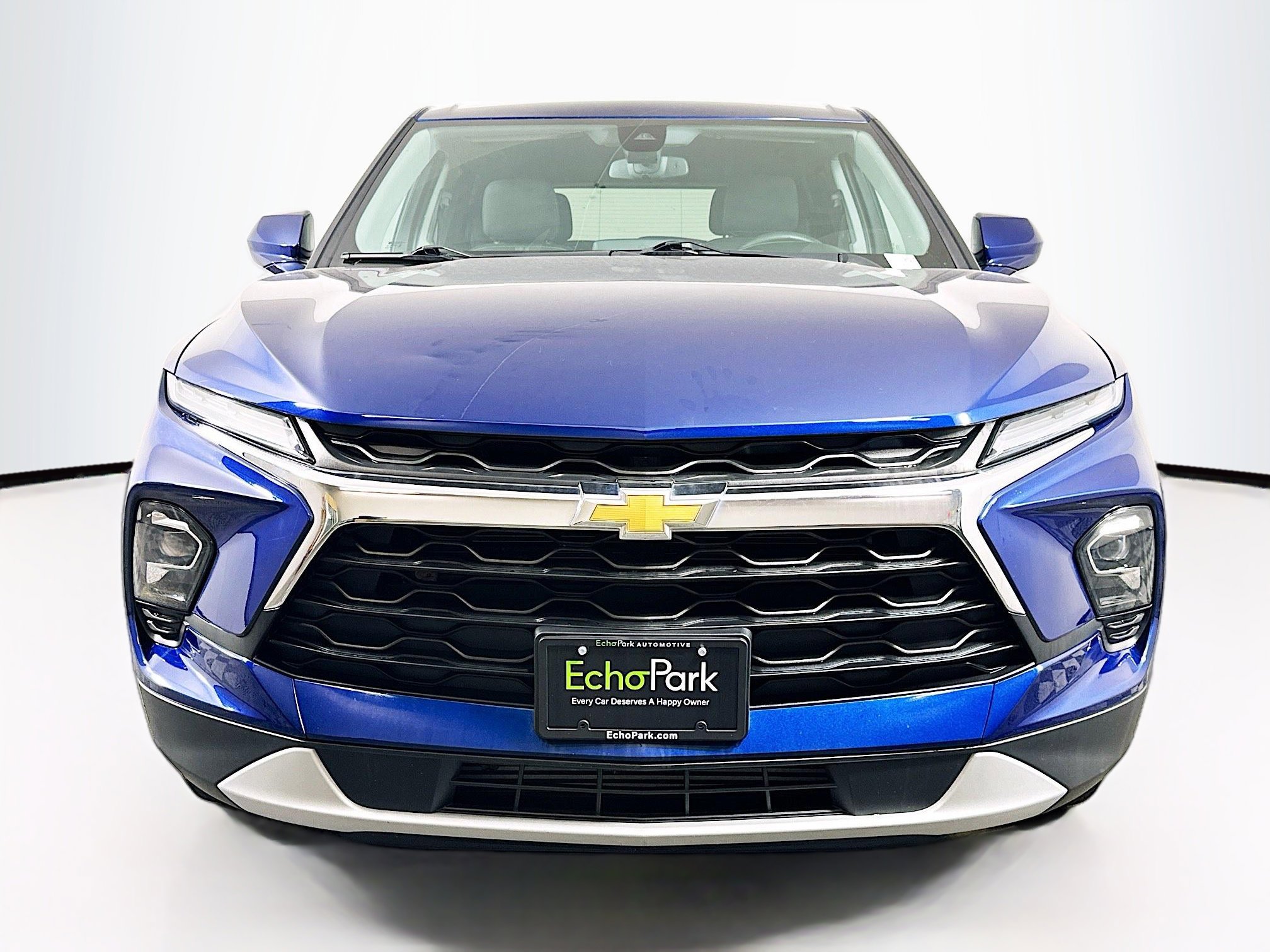 Used 2023 Chevrolet Blazer LT image 2