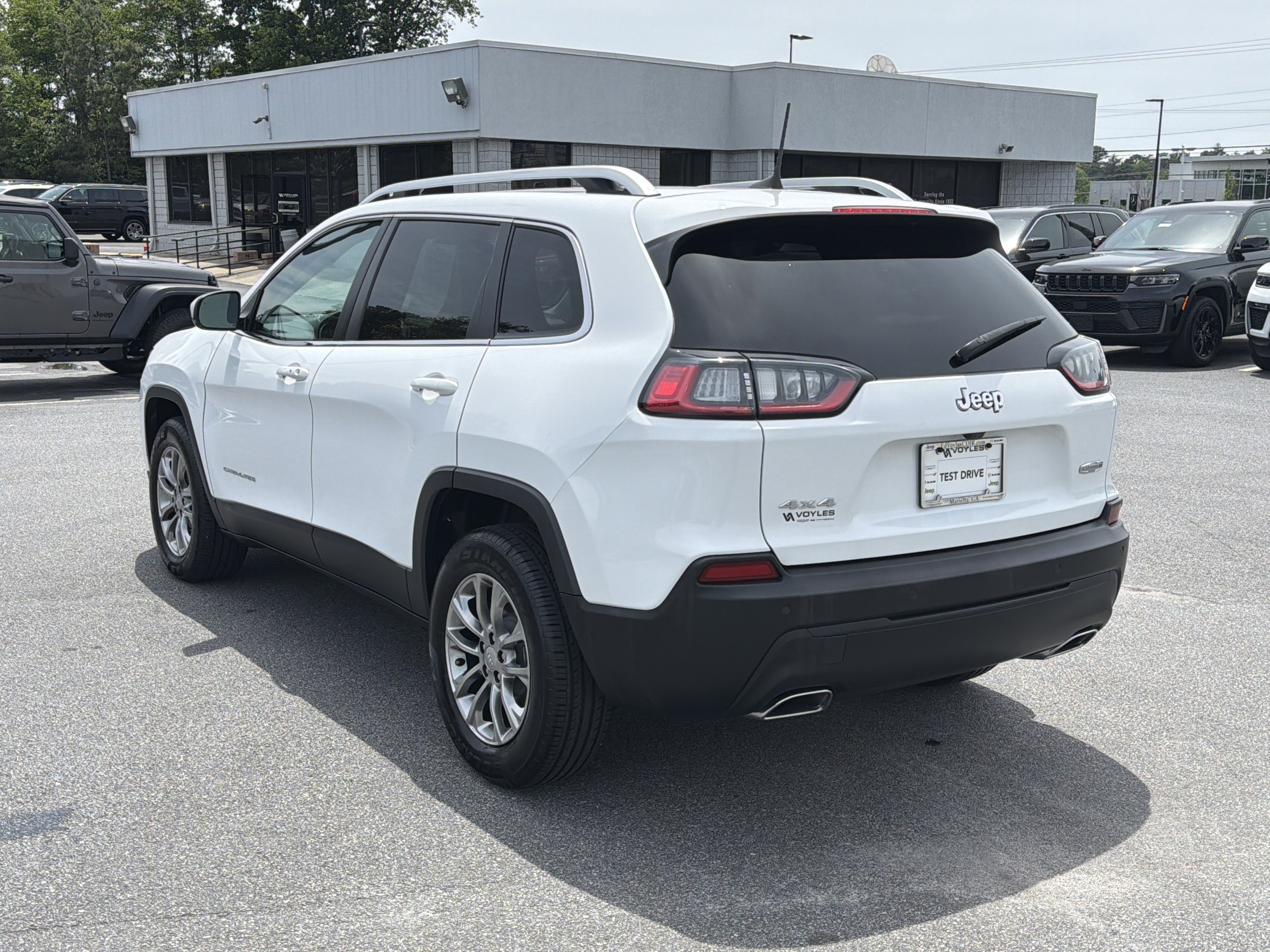 Used 2021 Jeep Cherokee Latitude Lux w/ Comfort/Convenience Group AWD/4WD image 6
