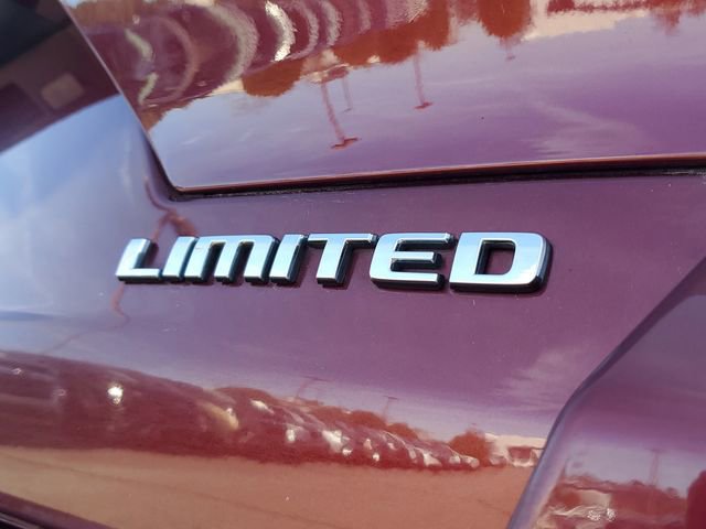 Certified 2022 Jeep Grand Cherokee Limited w/ Luxury Tech Group II image 9