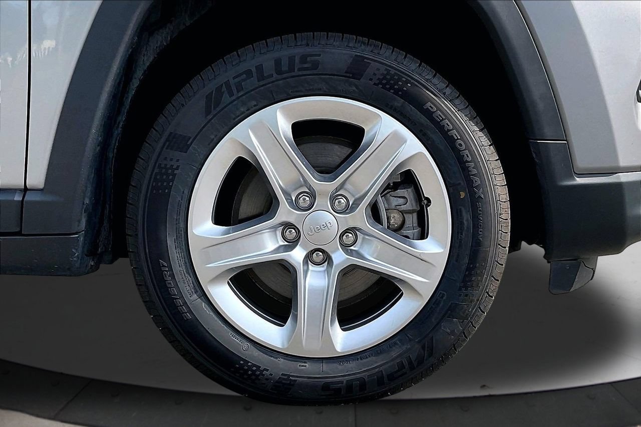 Used 2023 Jeep Compass Sport AWD/4WD image 34