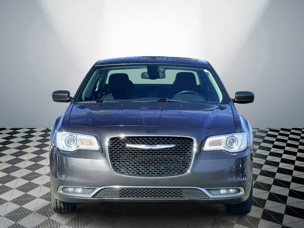 Used 2019 Chrysler 300 Touring w/ Driver Convenience Group RWD image 2