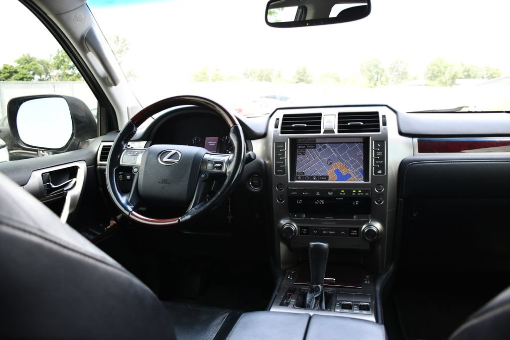 Used 2016 Lexus GX 460 w/ Premium Package AWD/4WD image 22