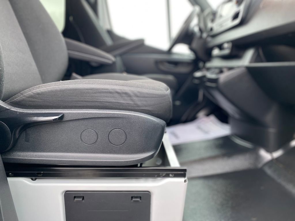 Used 2024 Mercedes-Benz Sprinter 2500 image 11