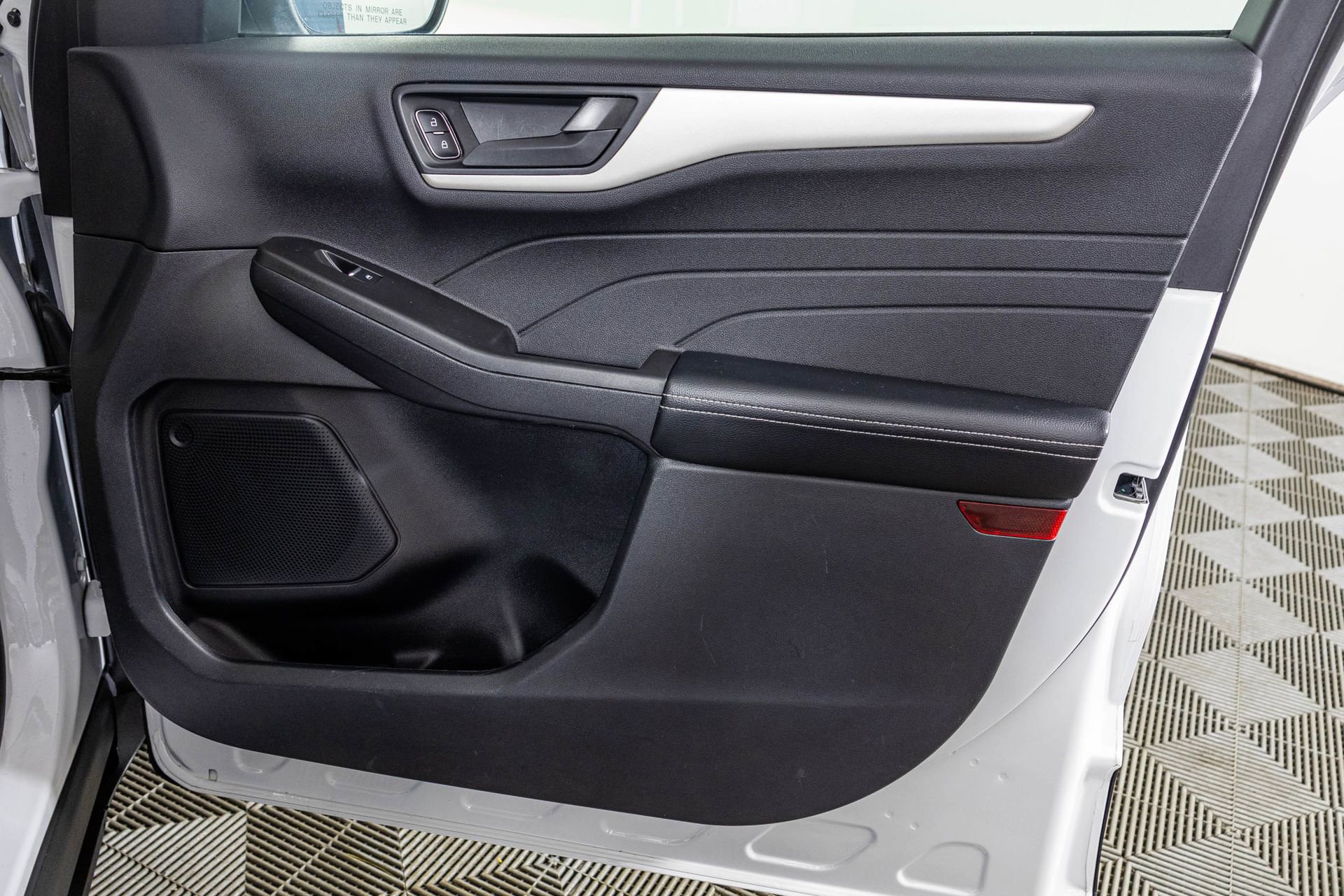 Used 2022 Ford Escape SE w/ Convenience Package image 48