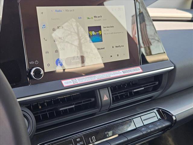 Used 2024 Toyota Prius LE image 14