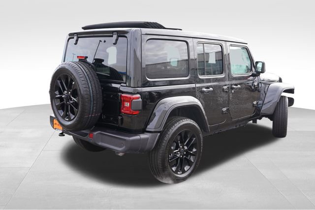 Used 2025 Jeep Wrangler Unlimited Sahara w/ Safety Group image 5