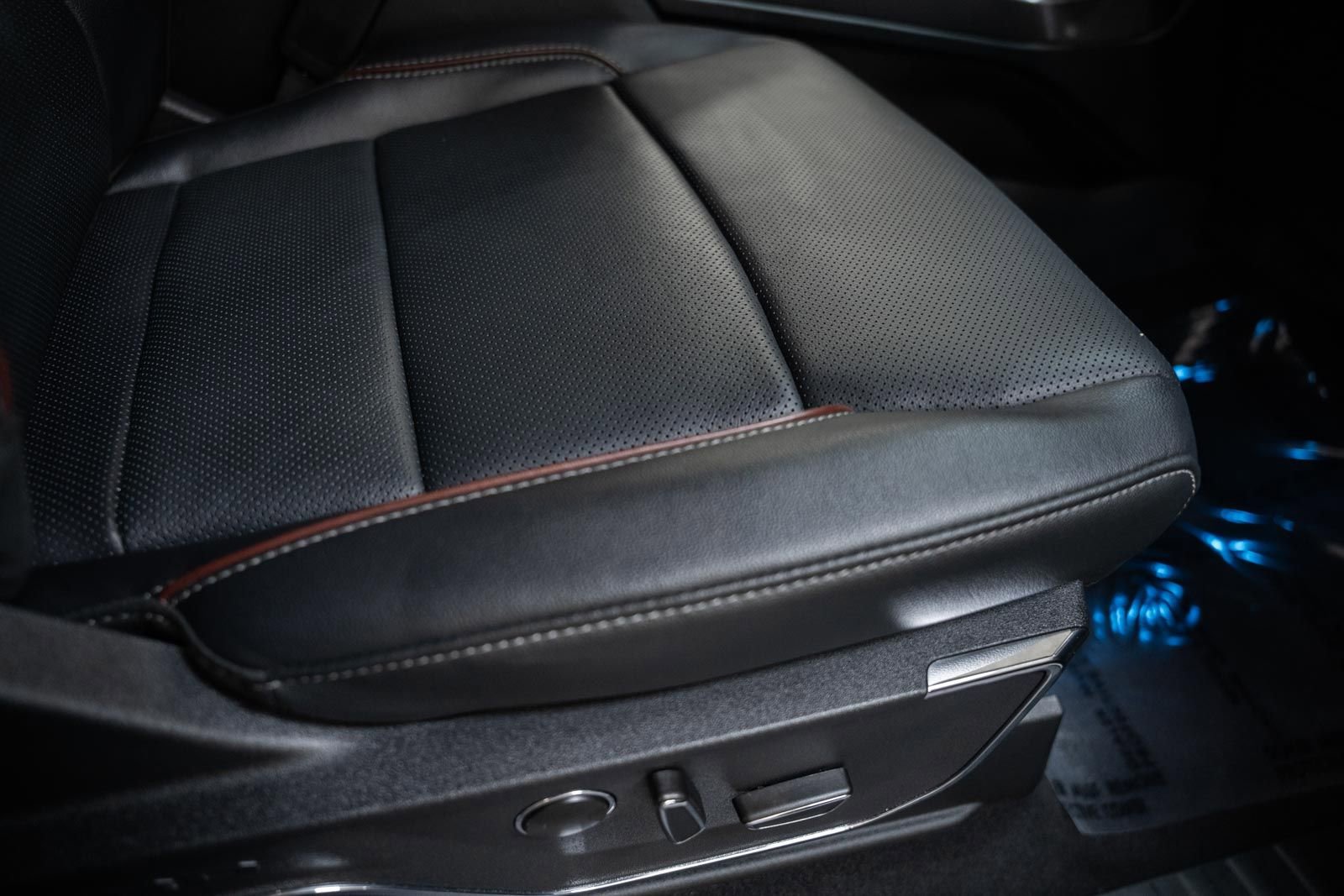 Certified 2023 Ford F150 Lariat w/ Equipment Group 502A High image 38