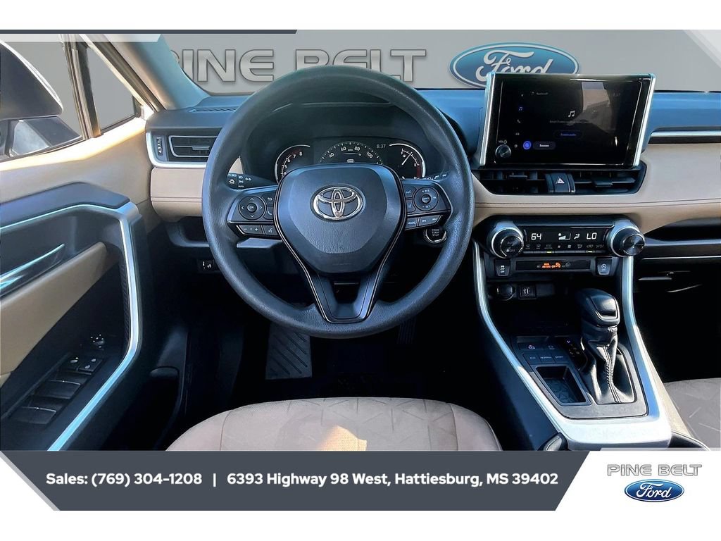 Used 2024 Toyota RAV4 XLE FWD image 5