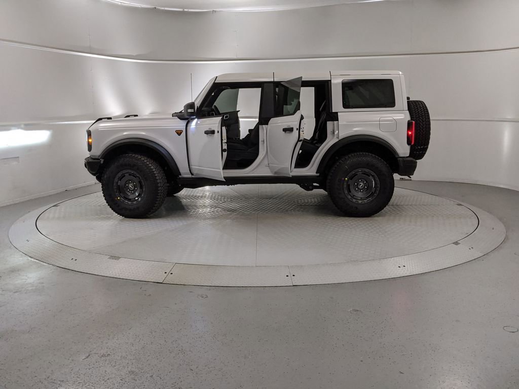 New 2025 Ford Bronco Badlands image 11