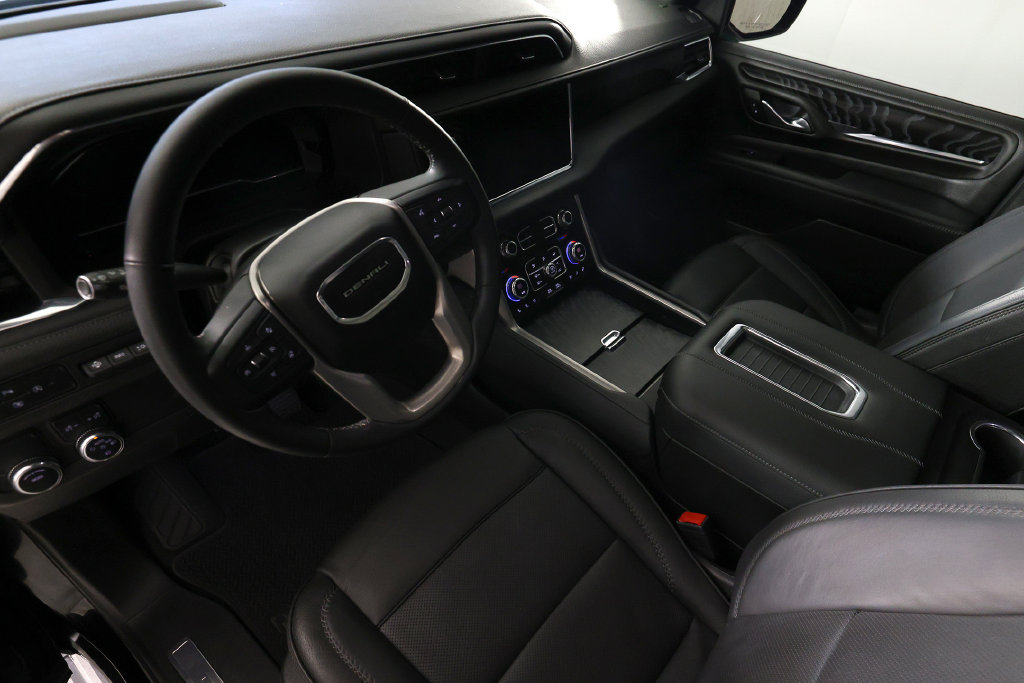 Used 2023 GMC Yukon XL Denali RWD image 19