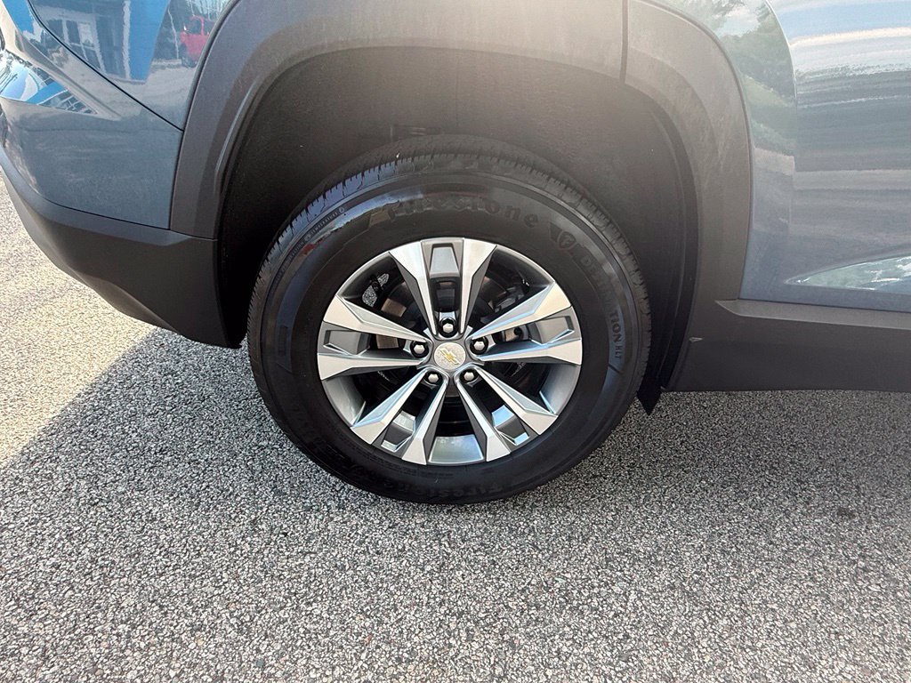 Used 2025 Chevrolet Equinox LT w/ Safety and Technology Package FWD image 33