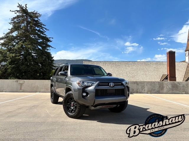 Used 2021 Toyota 4Runner SR5 Premium w/ Moonroof Package AWD/4WD image 2