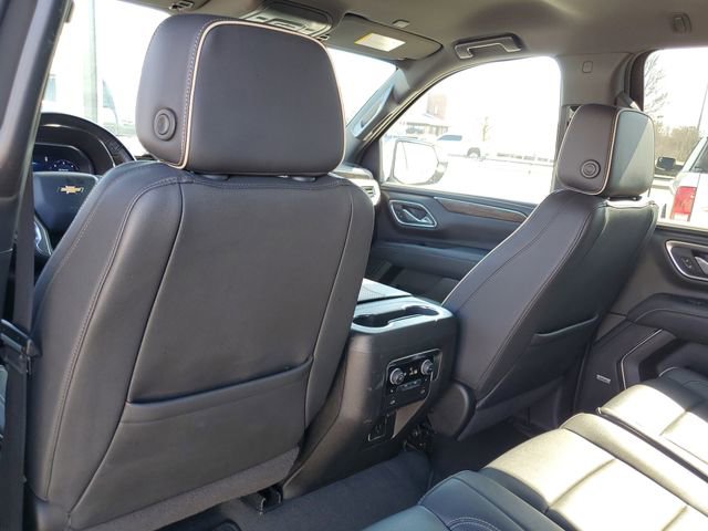 Used 2024 Chevrolet Suburban Premier AWD/4WD image 17