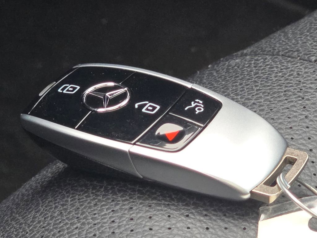 Used 2022 Mercedes-Benz E 350 4MATIC Sedan image 39