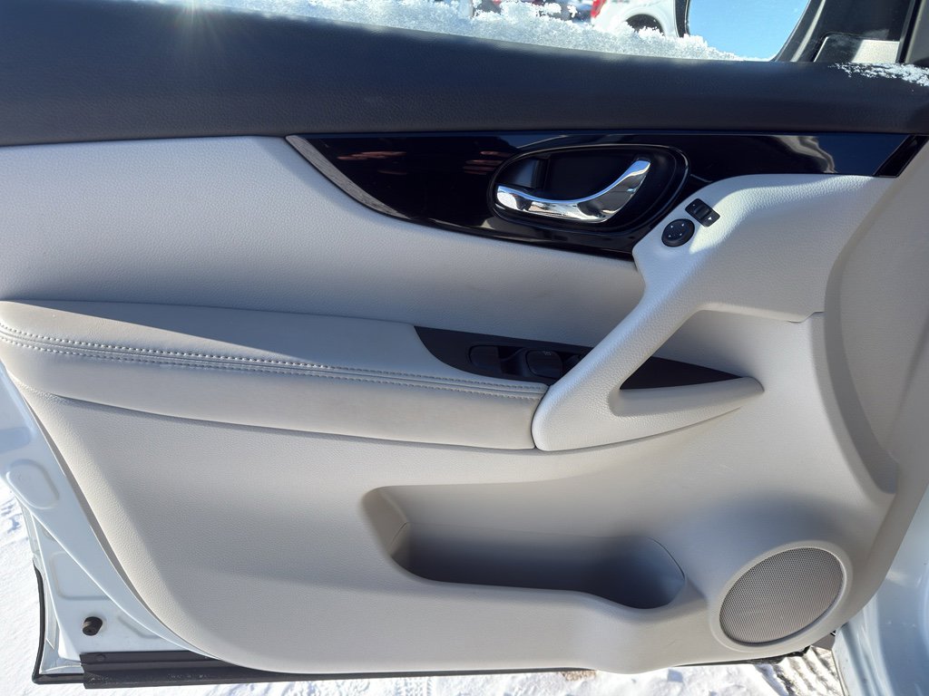 Certified 2021 Nissan Rogue Sport SV image 14