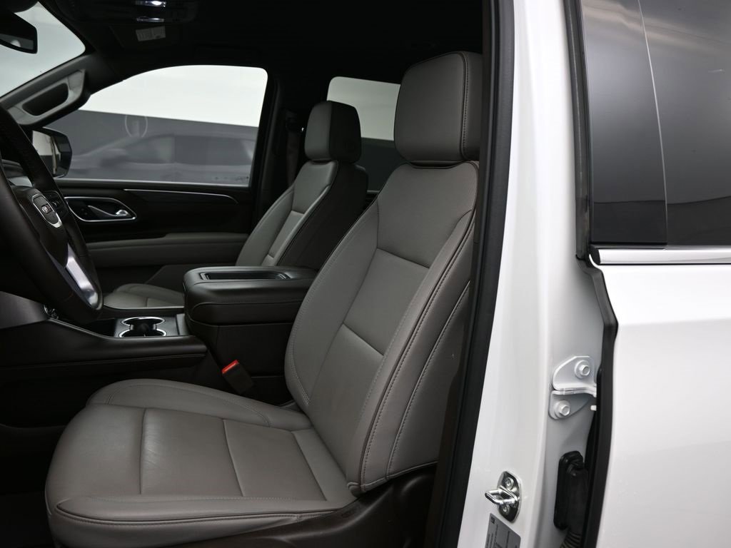 Certified 2024 GMC Yukon SLT w/ SLT Luxury Package image 12