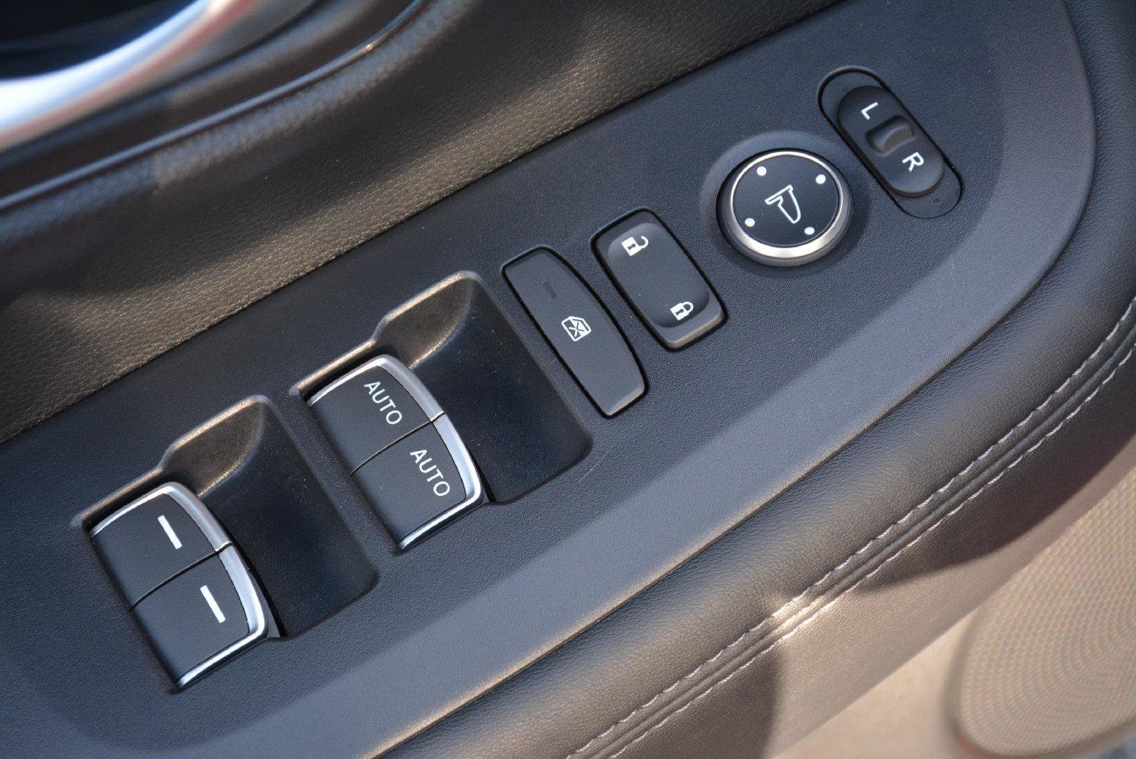 Used 2025 Honda HR-V EX-L image 10