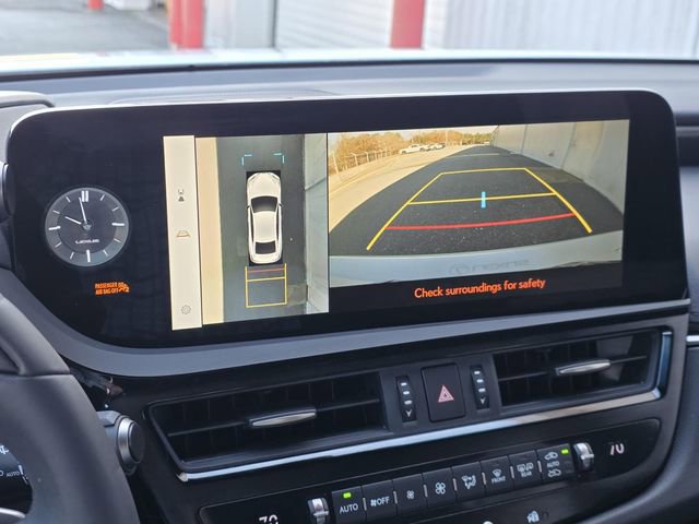 Certified 2023 Lexus ES 300h Ultra Luxury w/ Accessory Package (Z2) image 13