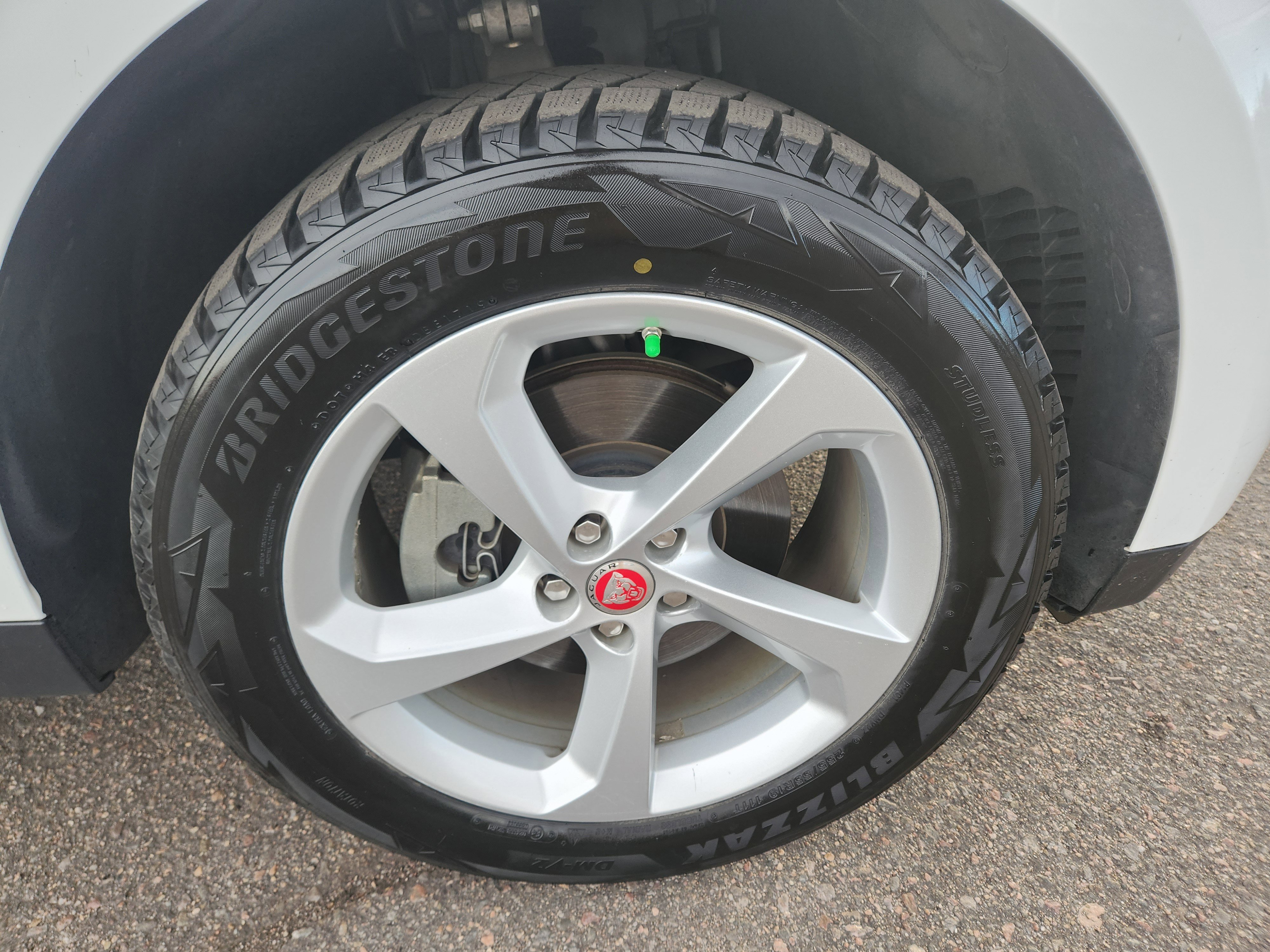 Used 2018 Jaguar F-PACE Premium image 27