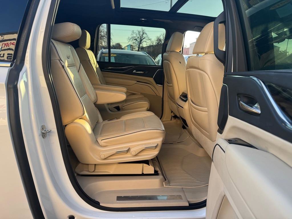 Used 2021 Cadillac Escalade ESV Premium Luxury AWD/4WD image 24