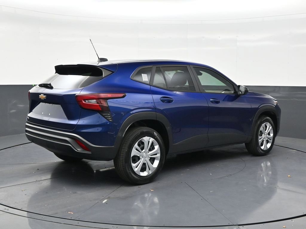 Used 2024 Chevrolet Trax LS FWD image 5