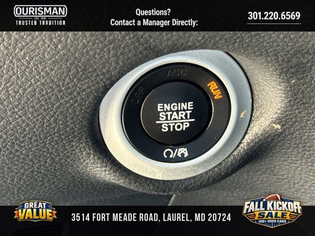 Used 2025 Chrysler Pacifica Limited FWD image 37