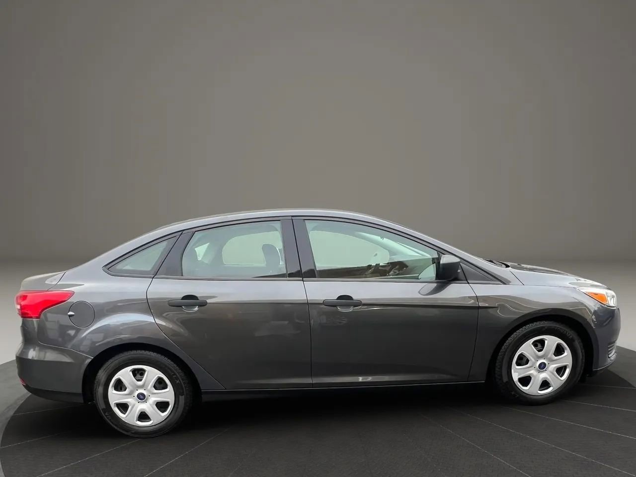 Used 2017 Ford Focus S FWD image 4