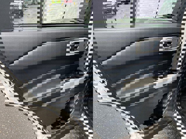 Certified 2022 Ford Explorer XLT w/ Equipment Group 202A image 23