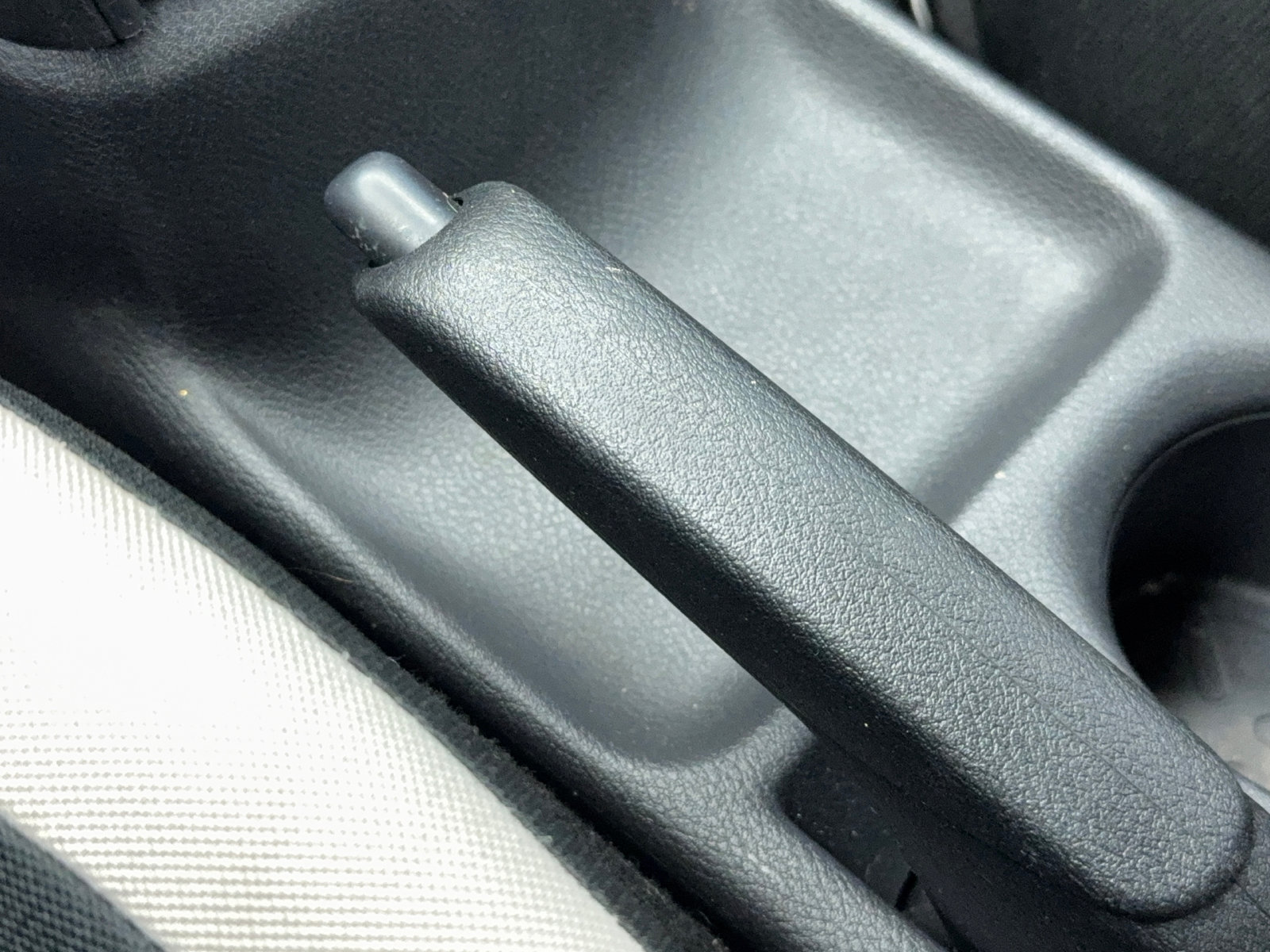 Used 2020 Nissan Versa SV FWD image 30