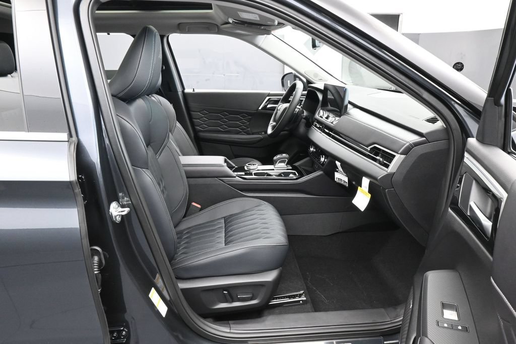 New 2026 Mitsubishi Outlander SEL FWD image 45