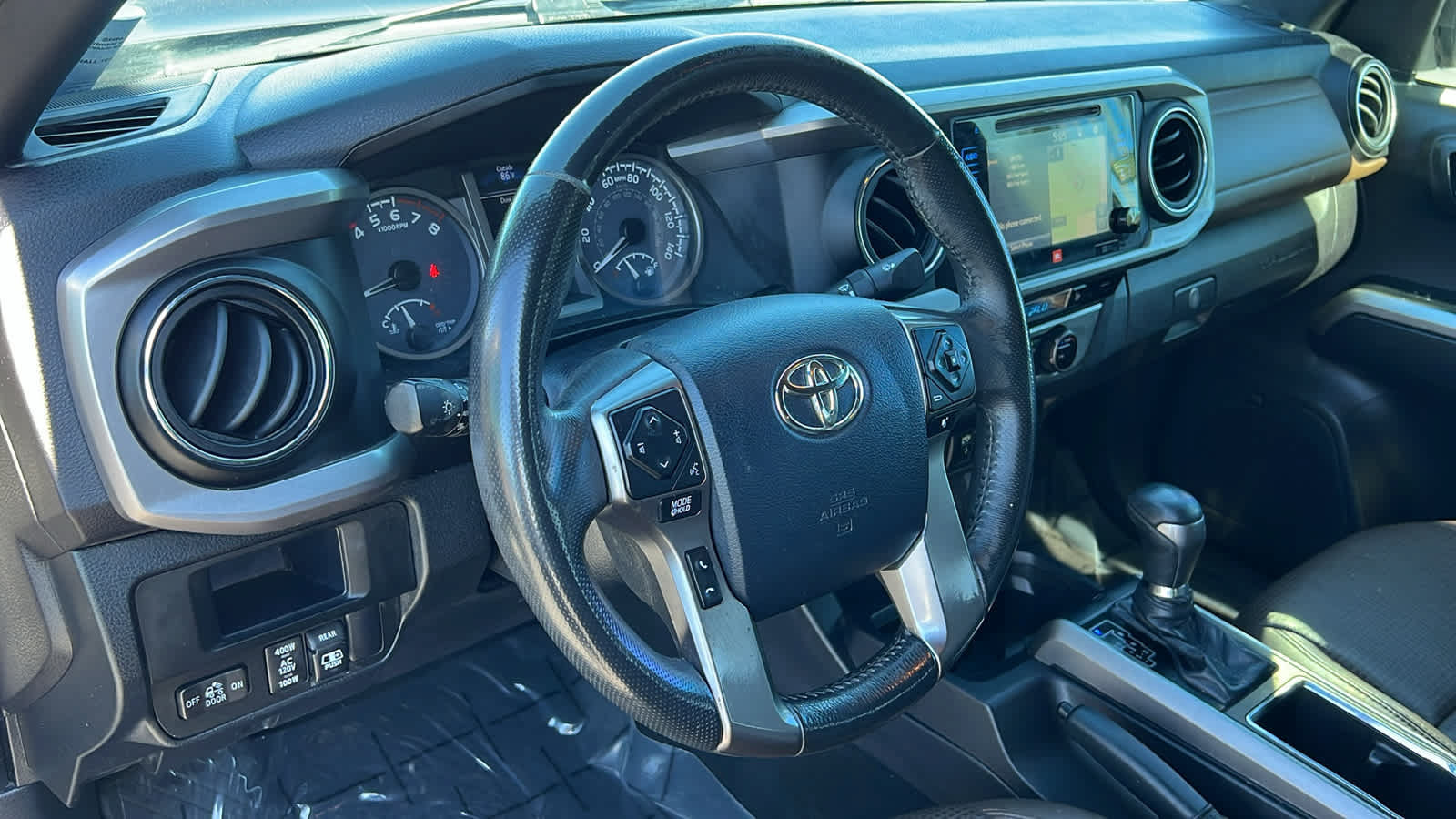 Used 2017 Toyota Tacoma Limited w/ Tow Package AWD/4WD image 10