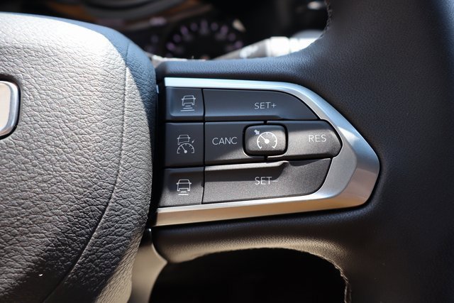 New 2025 Jeep Compass Limited image 14