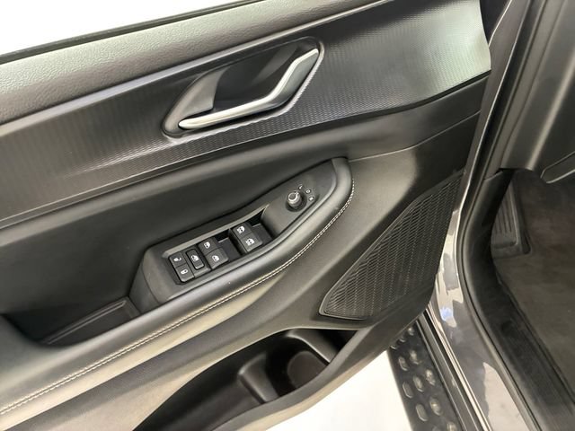 Used 2023 Jeep Grand Cherokee L Laredo AWD/4WD image 13