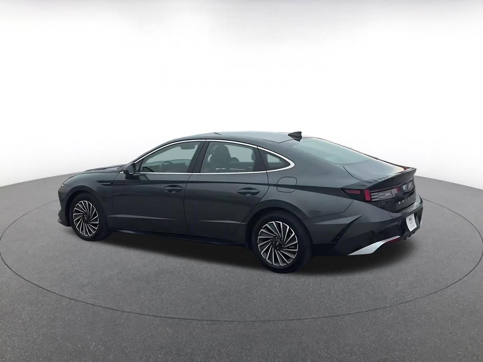 Used 2025 Hyundai Sonata SEL FWD image 10
