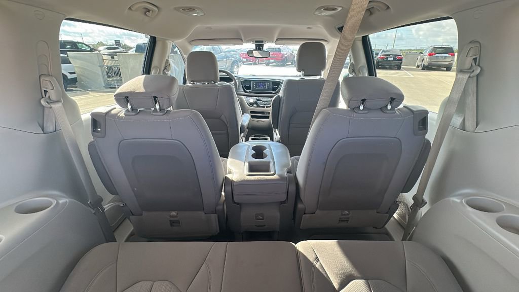Used 2017 Chrysler Pacifica LX image 35