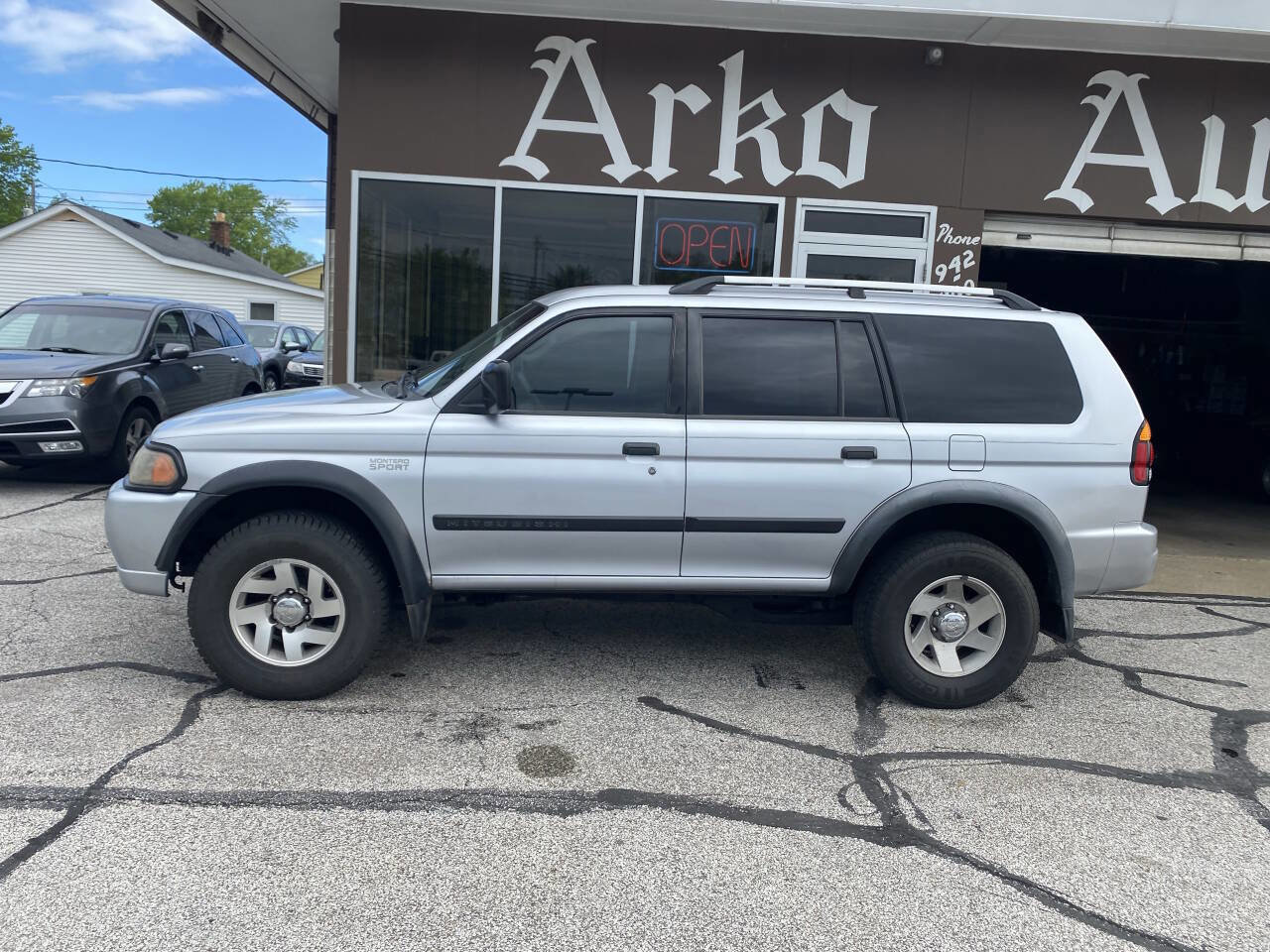 Used 2004 Mitsubishi Montero Sport LS image 5