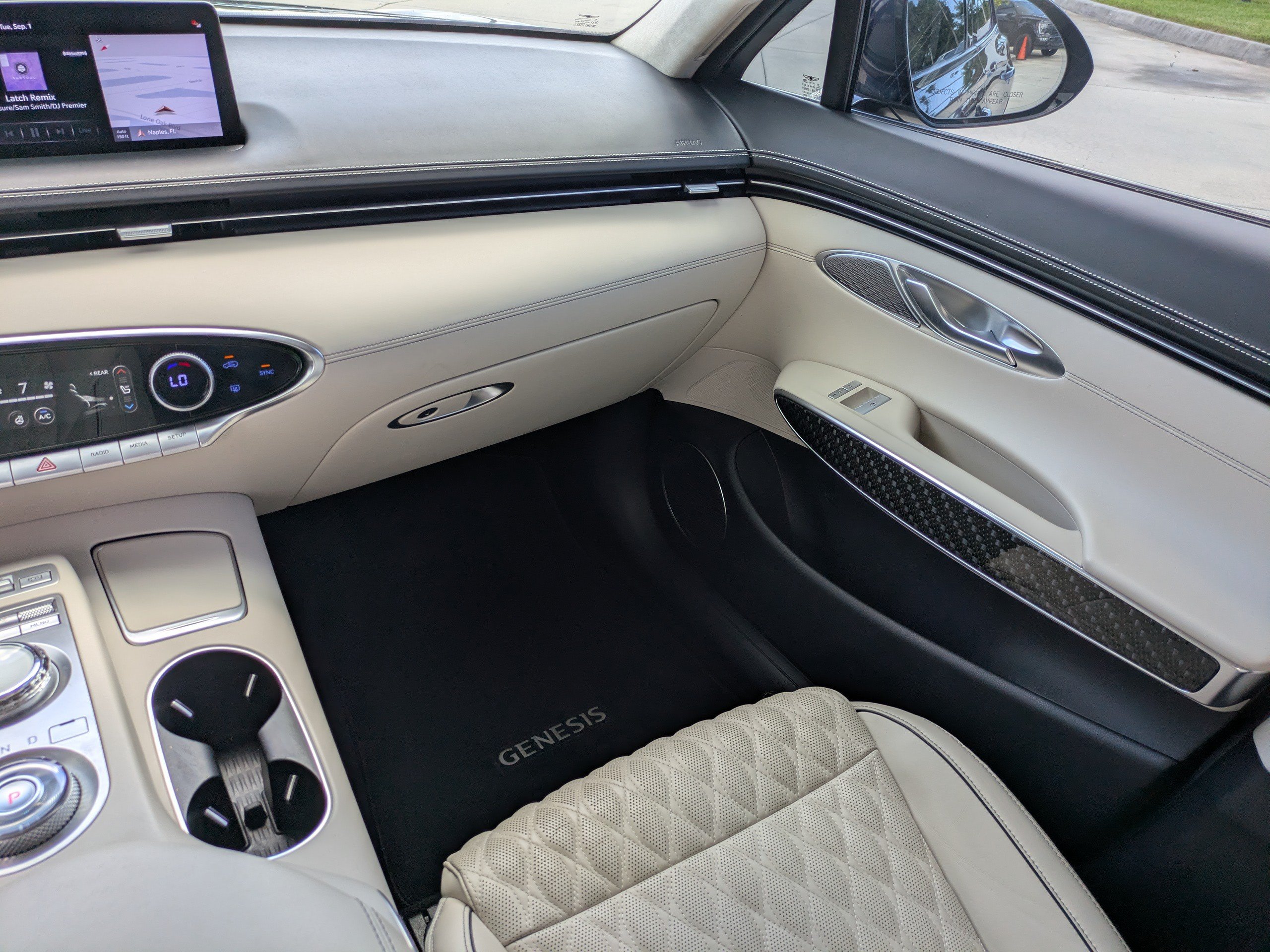 Certified 2022 Genesis GV70 3.5T Sport w/ Sport Prestige Package AWD/4WD image 16