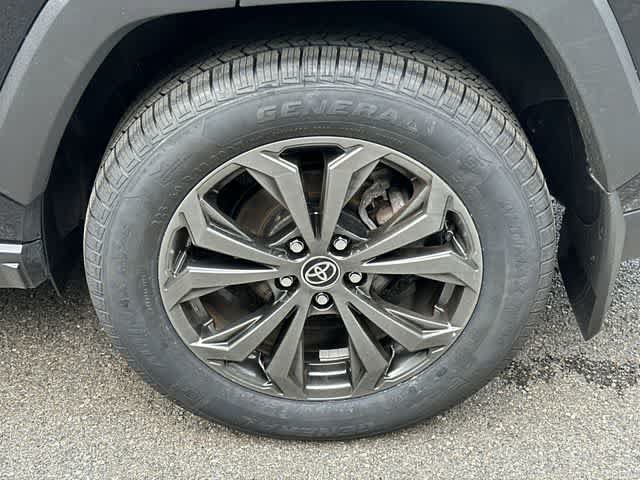 Used 2025 Toyota RAV4 XLE Premium w/ Weather Package AWD/4WD image 5
