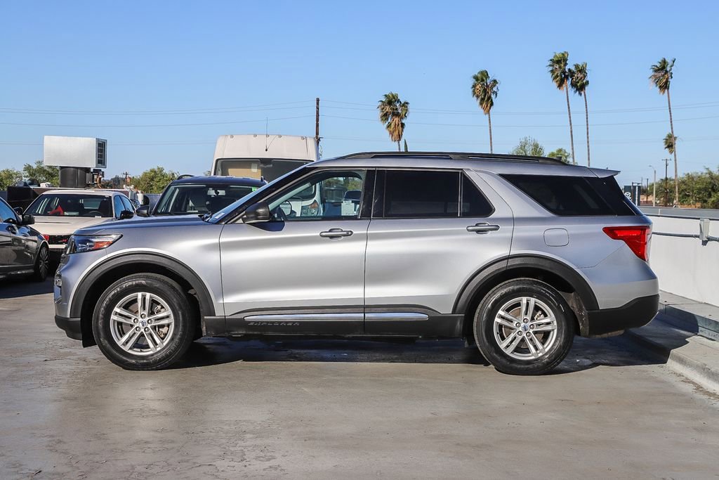 Used 2024 Ford Explorer XLT w/ Equipment Group 202A AWD/4WD image 7